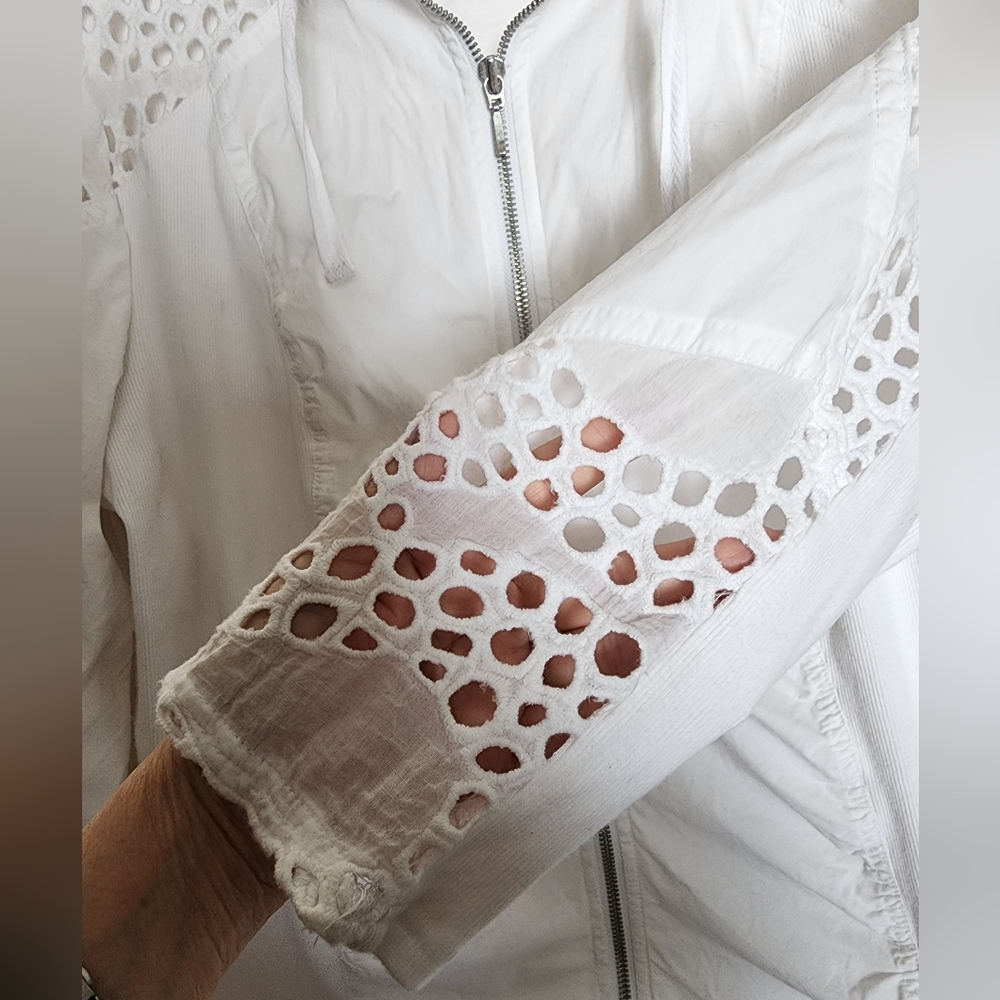 Chico’s Zenergy White Cotton Lace Zip Up Jacket SZ Large - Picture 3 of 7